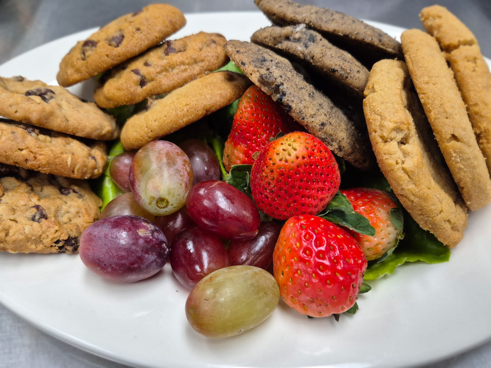 Fresh Cookie & Fruit Tray